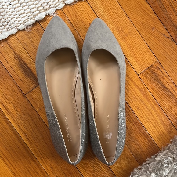 Gorgeous BCBGeneration sparkly glitter woman’s pointed flats size 8 - Picture 2 of 4